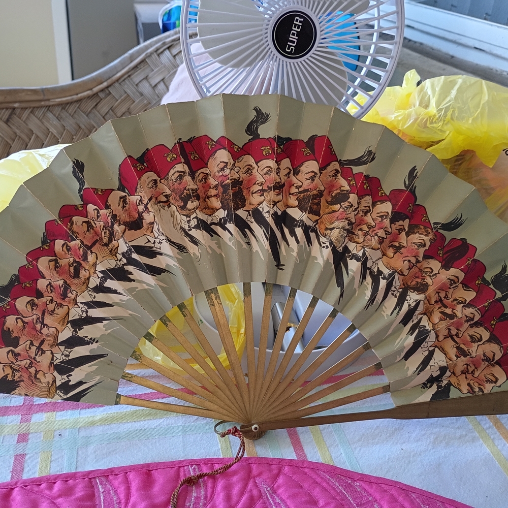 ANTIQUE SHRINERS Decorative Hand Fan - Picture 13 of 14